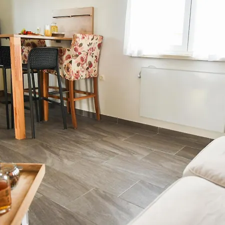 Apartment Marinela *